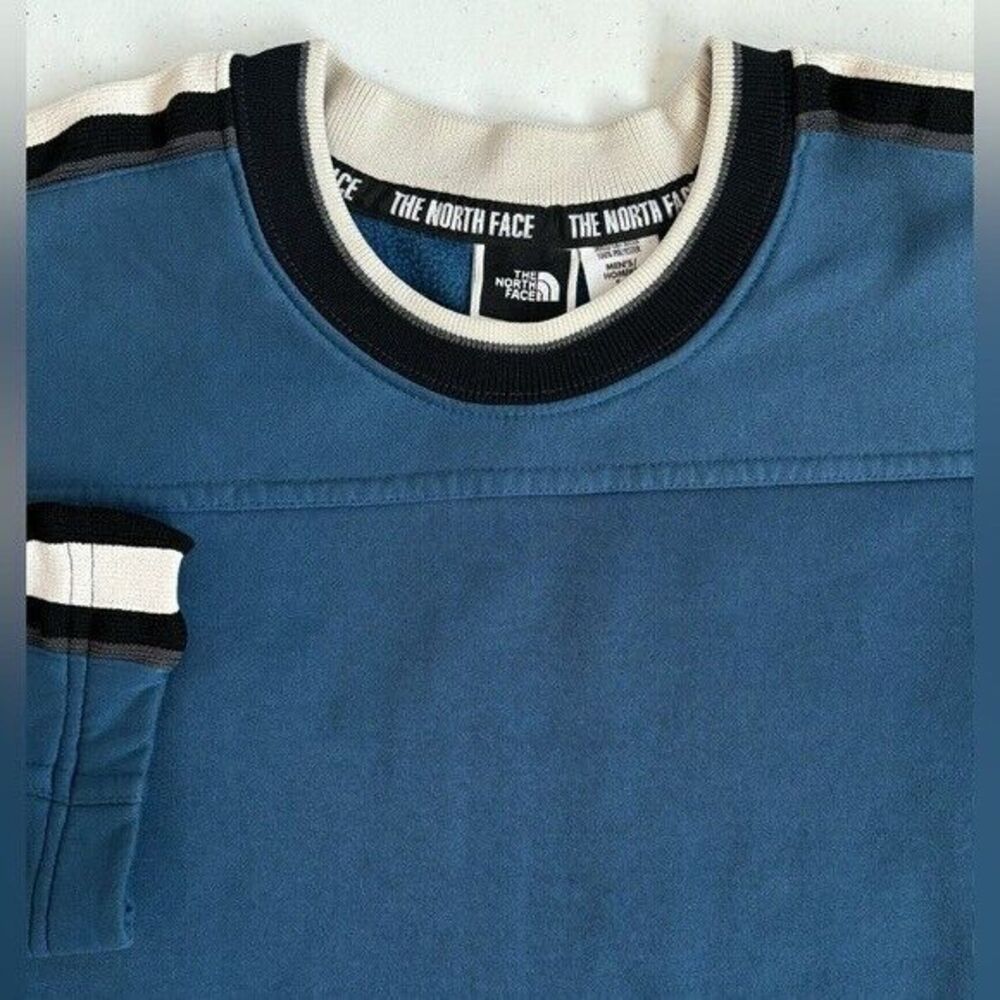 The North Face Men's Small Blue UltraWick Crew‎ Neck Long Sleeve Knit Sweatshirt